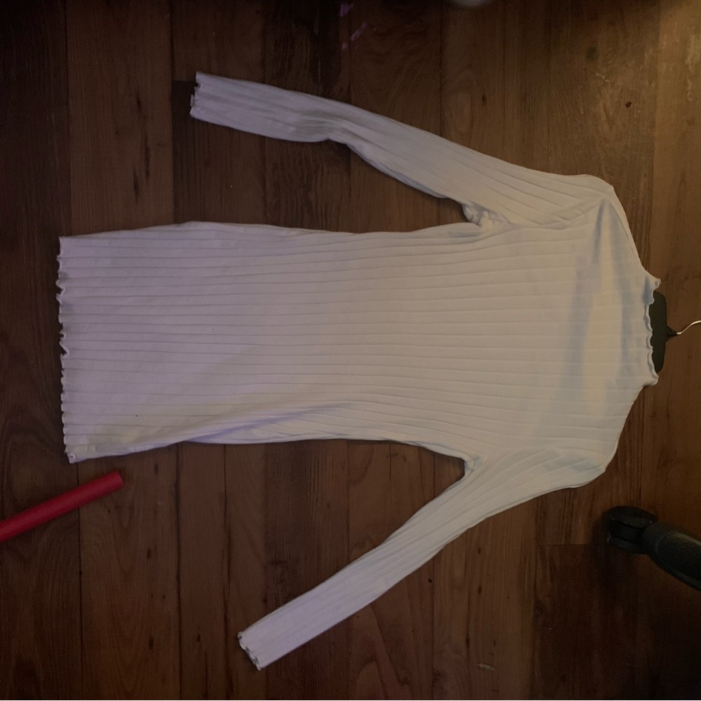 White long sleeve mini dress